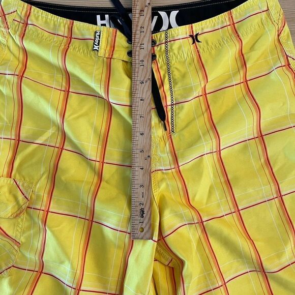 Hurley Mens Board Shorts Surfing Swimwear Cargo Pockets Yellow Plaid Size 33 - Picture 6 of 6